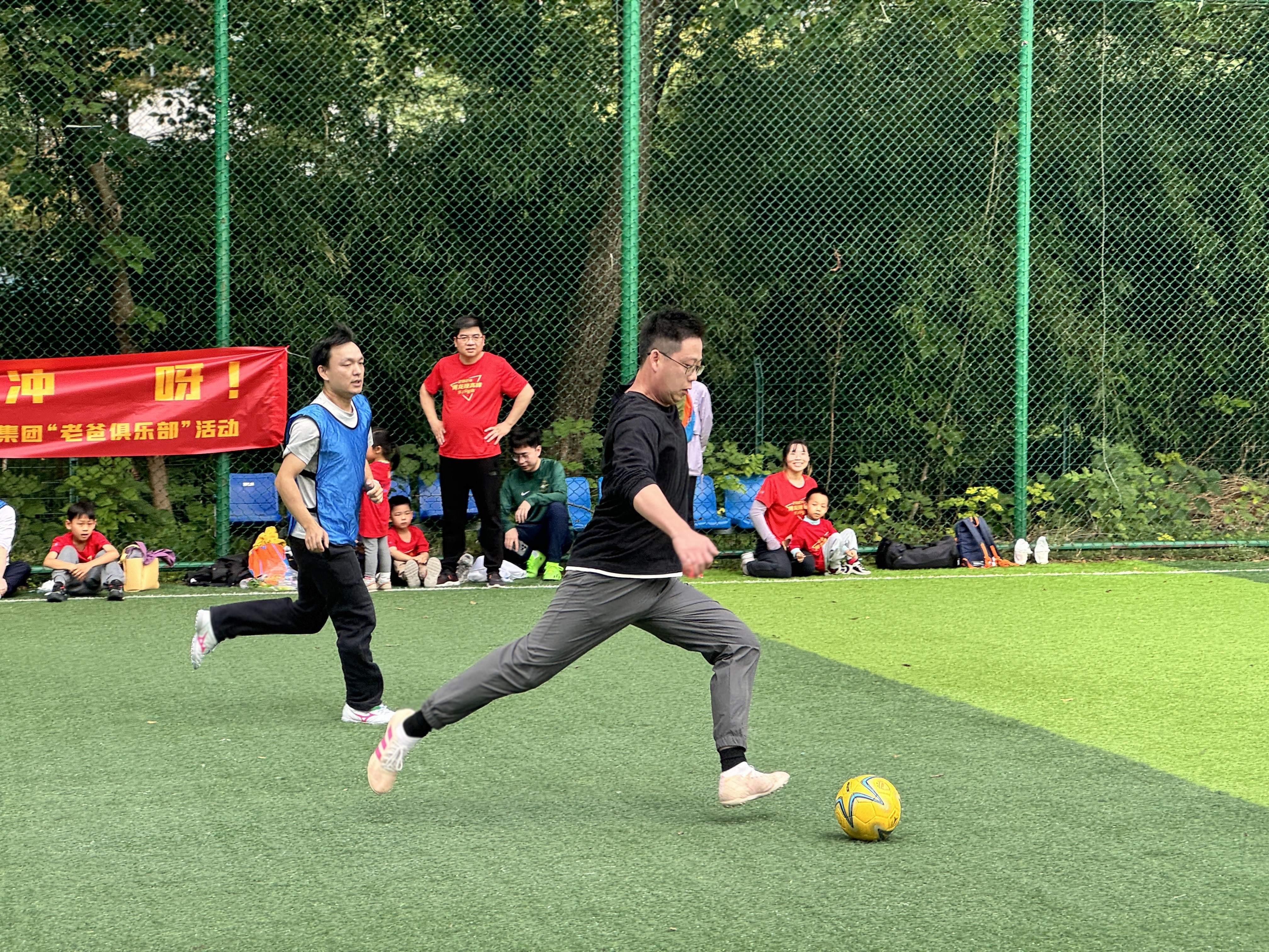 乐动体育官网入口-足球比赛中球员身体素质大幅提升